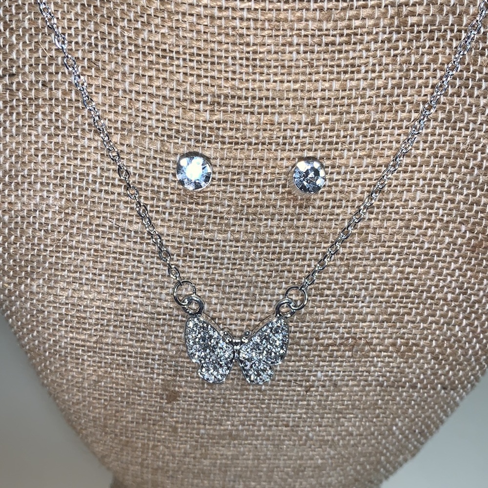 Icy BUTTERFLY NECKLACE SET
